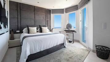 8 bedrooms, bed sheets