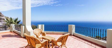 Villa (4 Bedrooms) | Exterieur