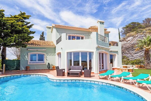Villa (4 Bedrooms) | Exterior