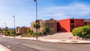 Villa (3 Bedrooms) | Exterior
