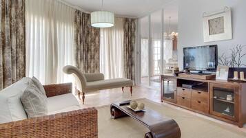 Villa (4 Bedrooms) | Interior