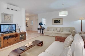 Villa (4 Bedrooms) | Innenbereich