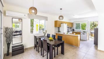Villa (3 Bedrooms) | Interior
