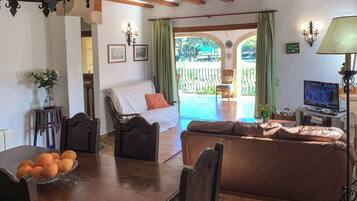 Villa (4 Bedrooms) | Interior