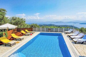 Pool - Villa Avgusta (Corfu)