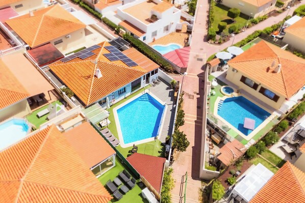 Villa (4 Bedrooms) | Extérieur
