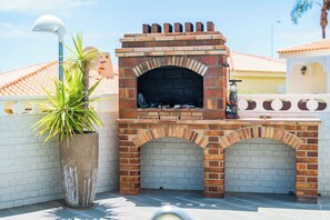Villa (4 Bedrooms) | Extérieur