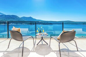 รับประทานอาหารกลางแจ้ง