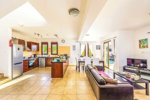 Villa (3 Bedrooms) | Interior - Villa Eliza (Pegeia)