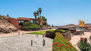 Villa (2 Bedrooms) | Exterior