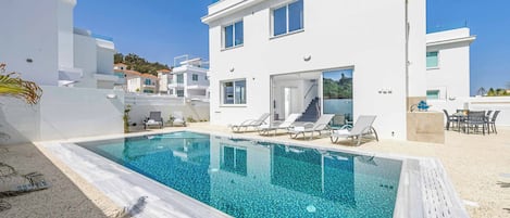 Villa (3 Bedrooms) | Vista frontal de la propiedad