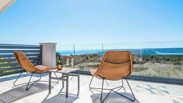 Villa (5 Bedrooms) | Exterior