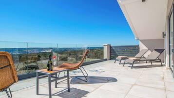 Villa (5 Bedrooms) | Exterior