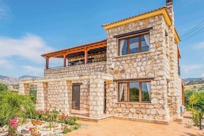 Villa (3 Bedrooms) | Interior