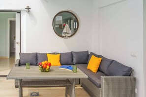 Villa (4 Bedrooms) | Interior - Villa Colina (Yaiza)