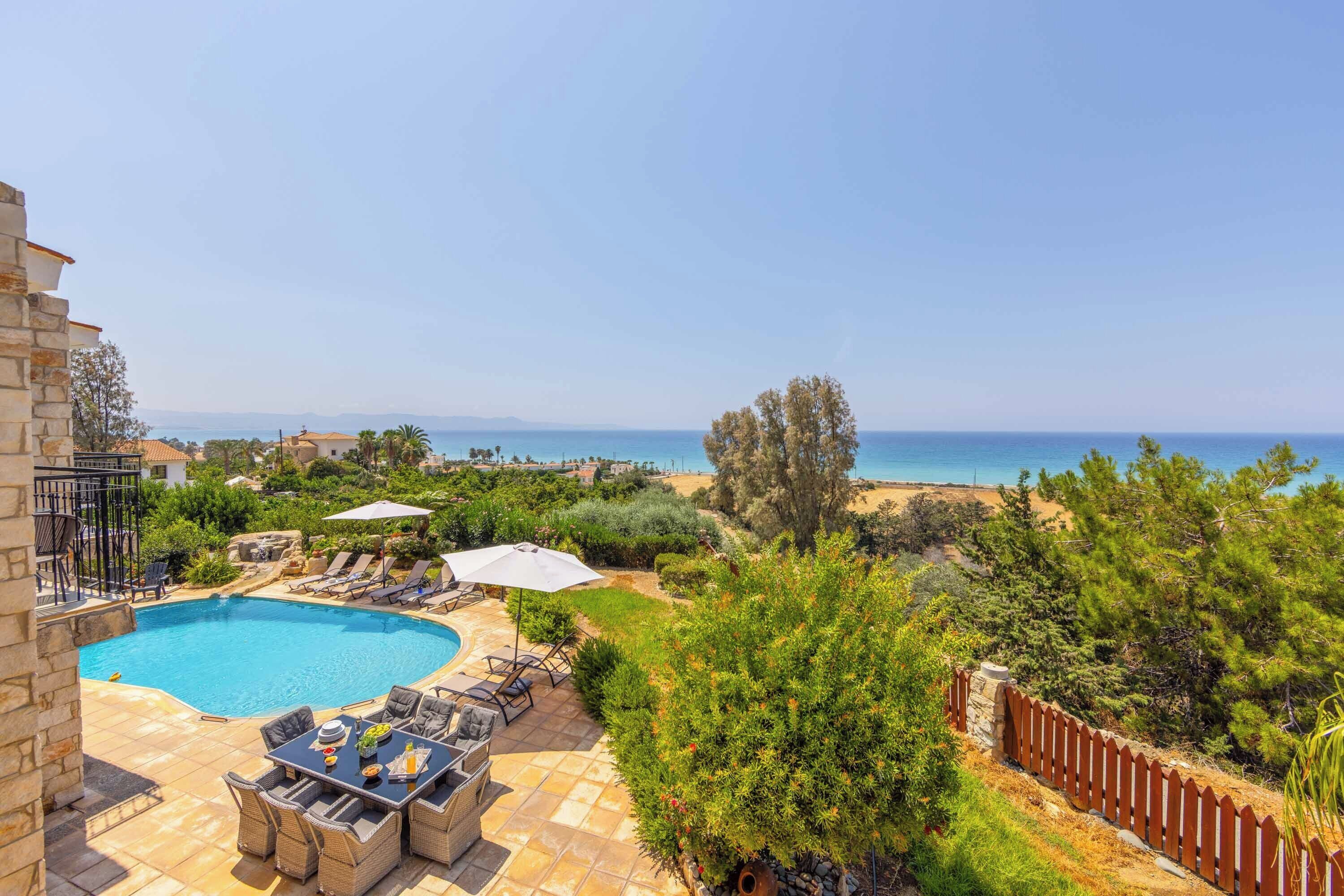 Villa (4 Bedrooms) | Exterior