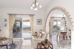 Villa (3 Bedrooms) | Interior - Cliffside Villa (Tala)