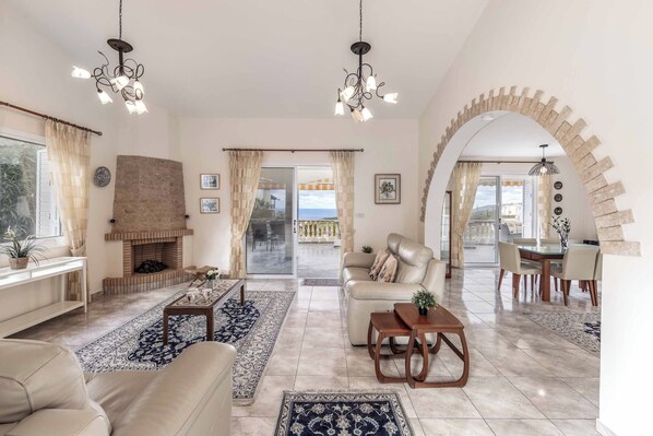 Villa (3 Bedrooms) | Interior - Cliffside Villa (Tala)