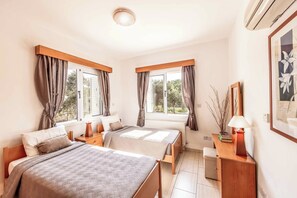 3 bedrooms, bed sheets - The Arches (Neo Chorio)