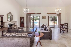 Villa (5 Bedrooms) | Interior - Villa Meadowlands (Neo Chorio)