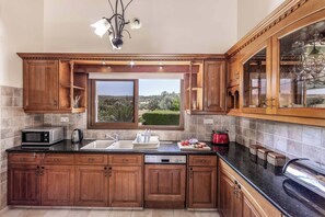 Villa (5 Bedrooms) | Interior - Villa Meadowlands (Neo Chorio)