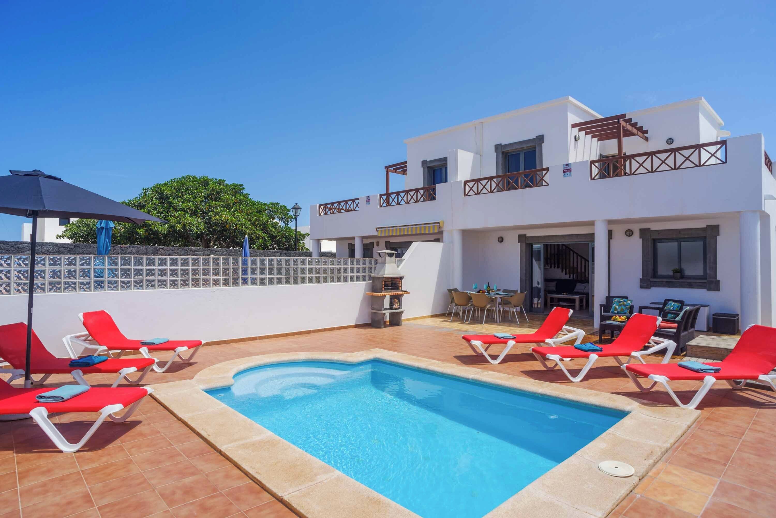 Fachada de la propiedad