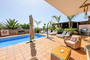 Villa (5 Bedrooms) | Exterior