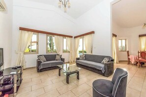 Villa (4 Bedrooms) | Interior - Villa Theo (Pegeia)