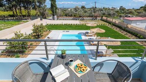 Outdoor dining - Villa Ethria (Rhodes)