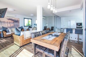 Villa (4 Bedrooms) | Interior