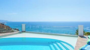 Villa (4 Bedrooms) | Exteriör