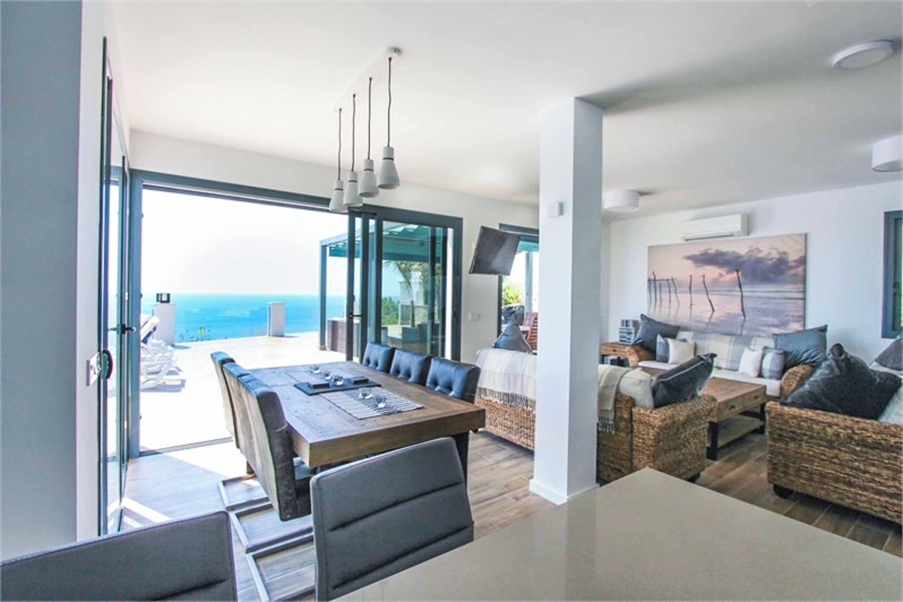 Villa (4 Bedrooms) | Interior