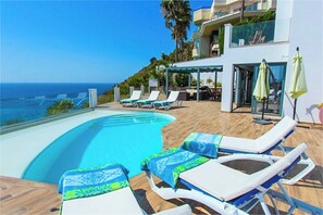 Huvila (4 Bedrooms) | Majoituspaikan julkisivu