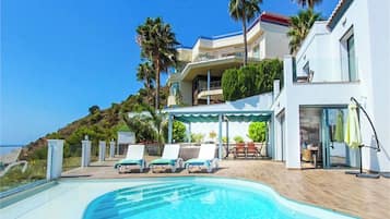 Villa (4 Bedrooms) | Extérieur