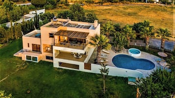 Villa (4 Bedrooms) | Extérieur