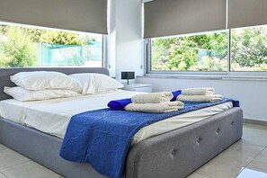 Villa (4 Bedrooms) | Interior - Villa Monza (Pegeia)