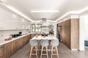 Fridge, microwave, oven, dishwasher - Villa Anastasia Maria (Chrysochou)