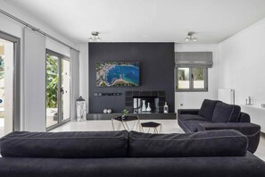 Villa (4 Bedrooms) | Interior