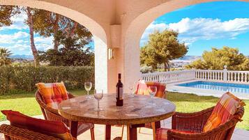 Villa (4 Bedrooms) | Exterior