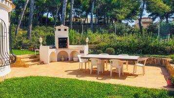 Villa (4 Bedrooms) | Exterior