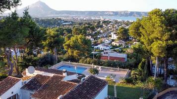 Villa (4 Bedrooms) | Exterior