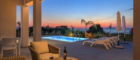 Villa (2 Bedrooms) | Front of property