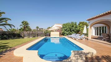 Villa (3 Bedrooms) | Front of property