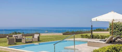 Villa (2 Bedrooms) | Front of property