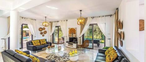 Villa (4 Bedrooms) | Interior