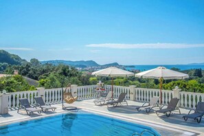 Villa (4 Bedrooms) | Interior