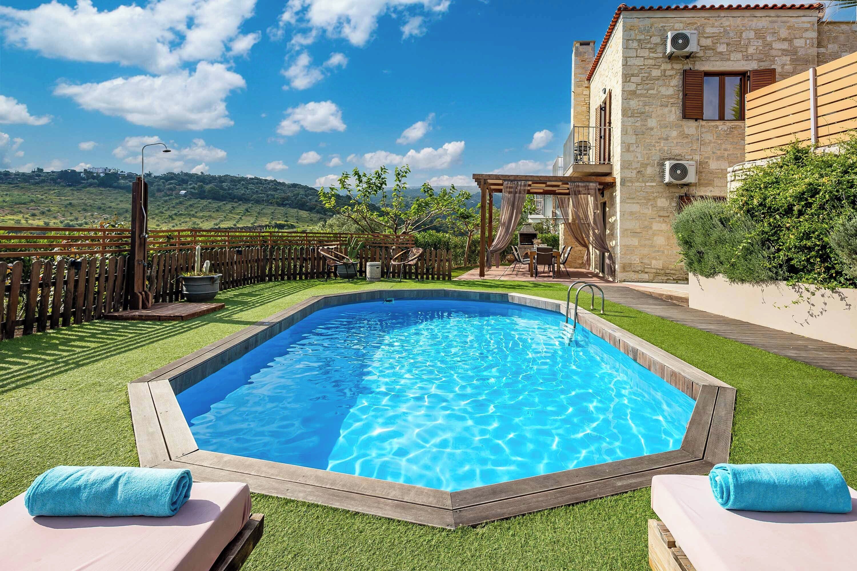 Villa (2 Bedrooms) | Front of property