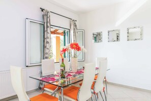 Dining - Villa Yiannakis (Corfu)