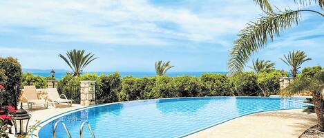 Villa (4 Bedrooms) | Exterior