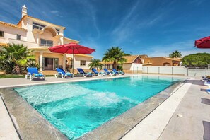 Villa (5 Bedrooms) | Außenbereich